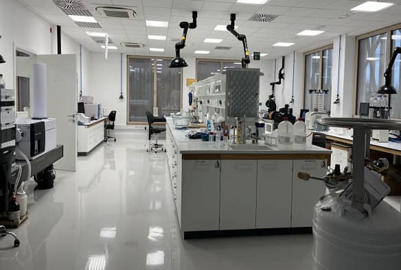 如何選擇實(shí)驗(yàn)室家具的顏色，以提高實(shí)驗(yàn)室的整體舒?適性？