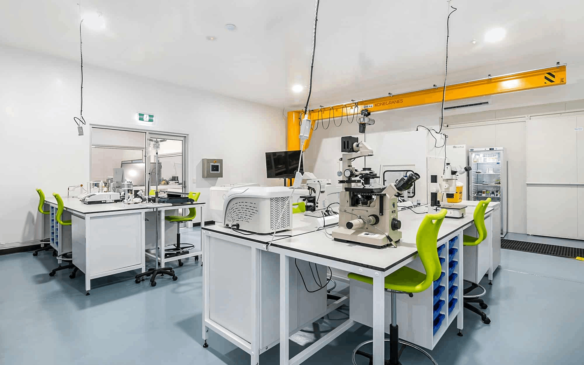 PCR 實驗室建設終極指南：萬級凈化 + 負壓系統(tǒng) + 無菌