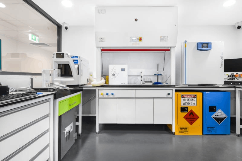 PCR實(shí)驗(yàn)室建設(shè)全解析：萬級(jí)凈化+負(fù)壓系統(tǒng)如何一步到位？