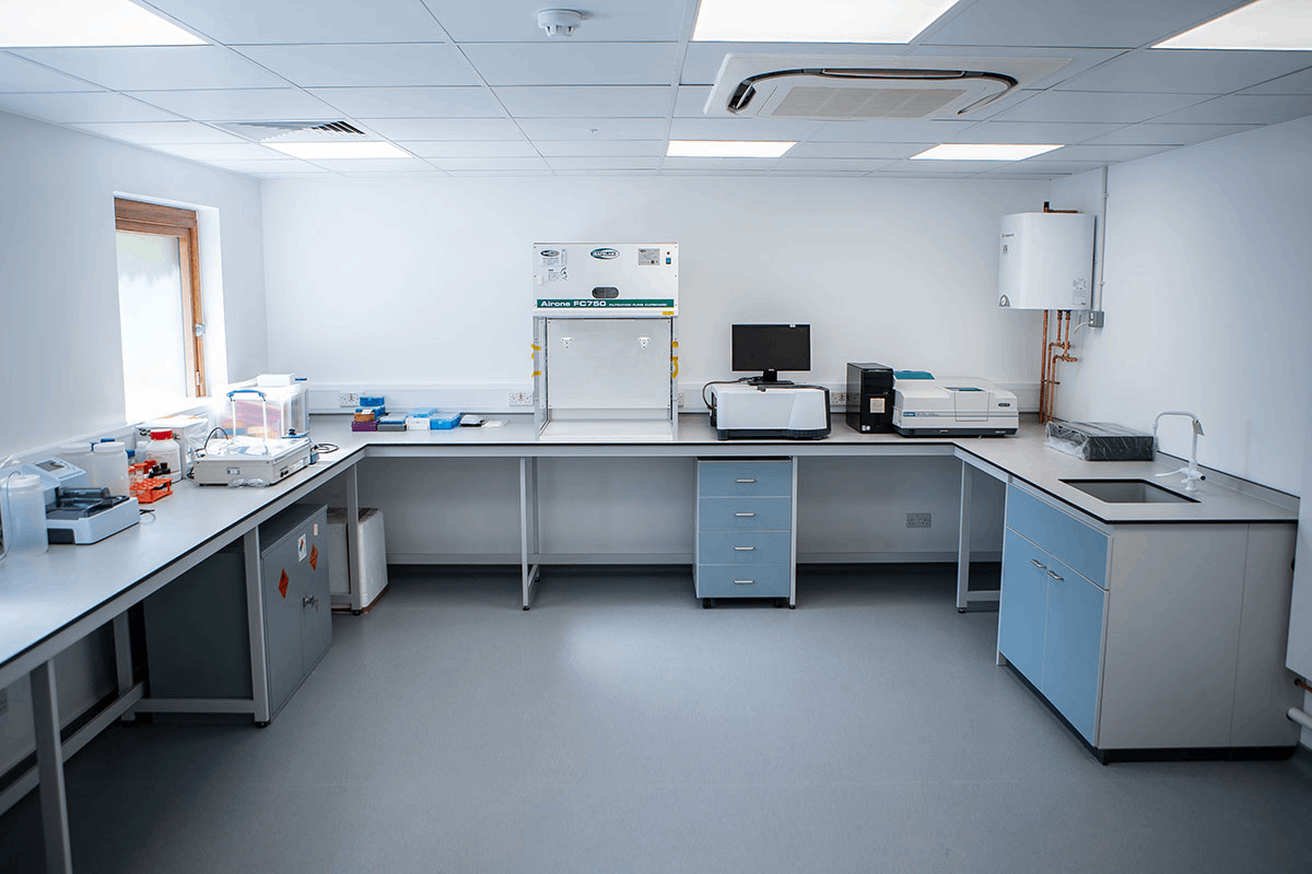 化學(xué)實(shí)驗(yàn)室內(nèi)部翻新改造方案